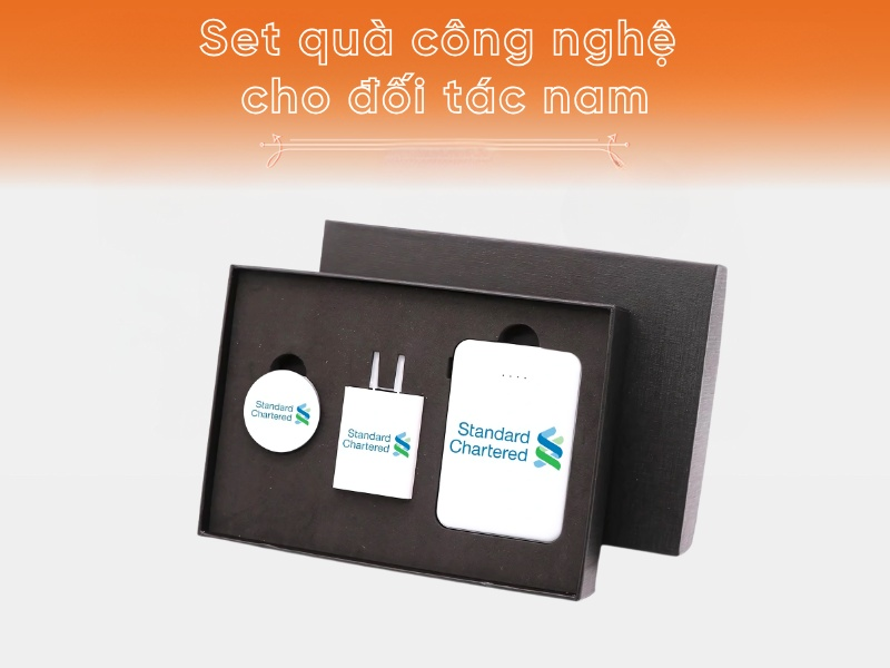 10 gợi ý quà Tết cho đối tác doanh nghiệp sang trọng 2025 Quà Tết cá nhân hóa theo ngành nghề